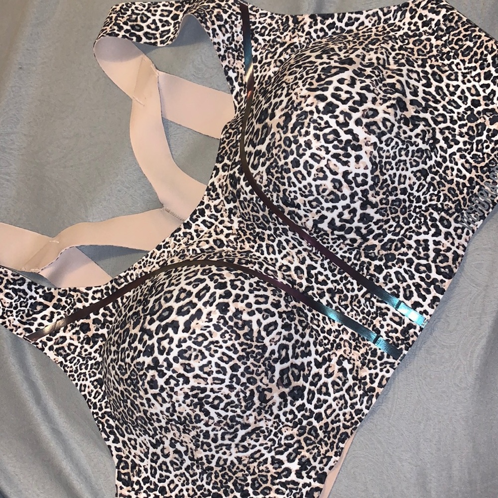 Victoria Sport Cheetah Print Sports Bra